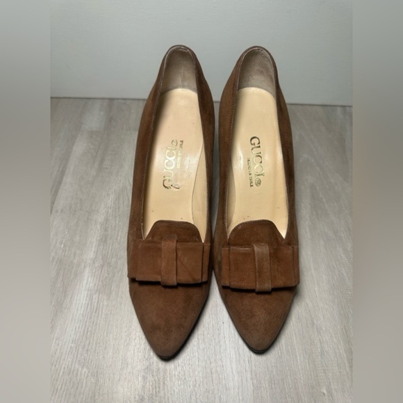 PRADA BROWN SUEDE BOW POINTED TOE MID HEEL CLASSIC‎ PUMPS SZ 34 - Picture 1 of 10